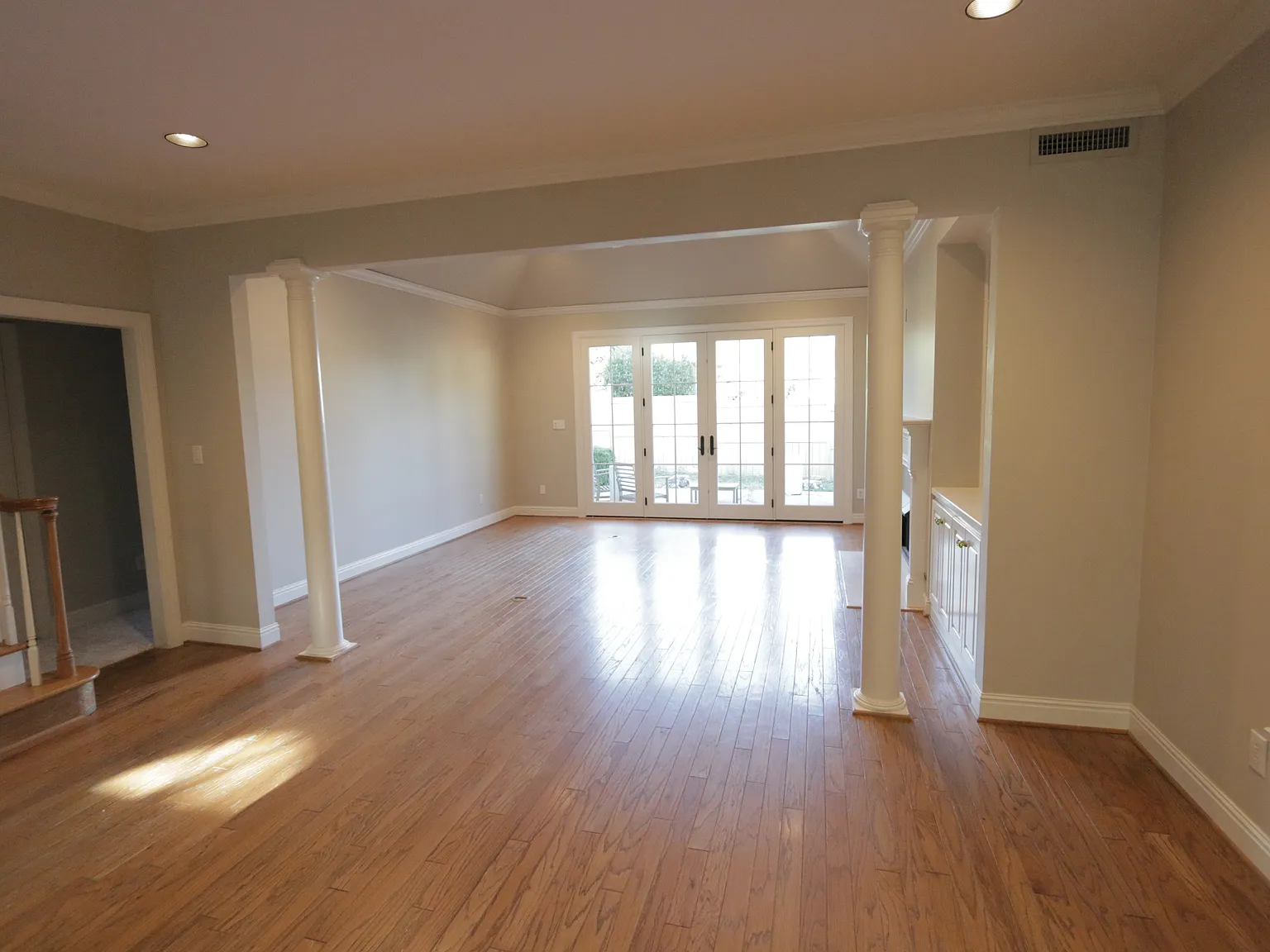 4 bed, 2.5 bath, 2871 sqft, $3,850 — Photo 3