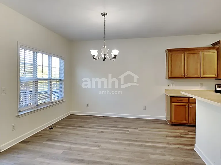 3004 Macon Ct — Photo 9