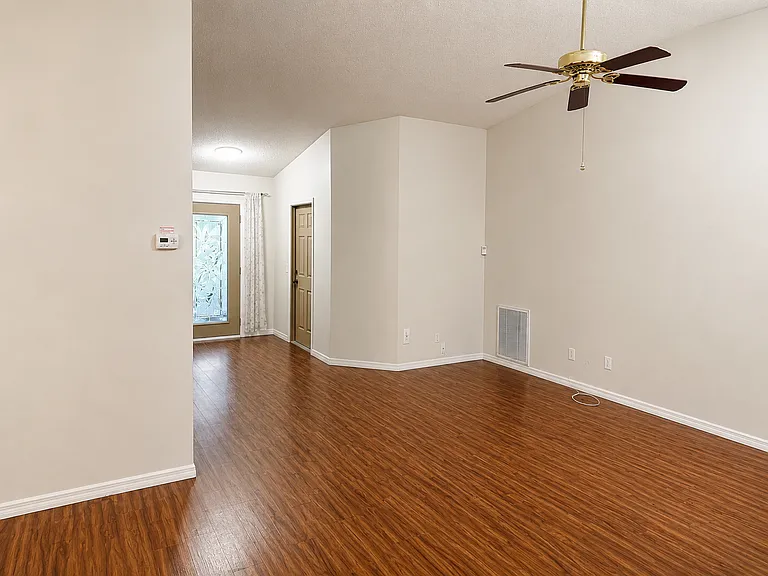 1128 Bloom Hill Ave — Photo 9