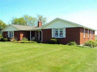 9976 Ridge Rd, Middleport, NY 14105