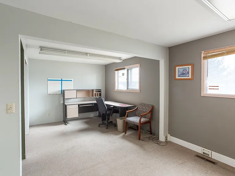 10623 E Montgomery Dr — Photo 24