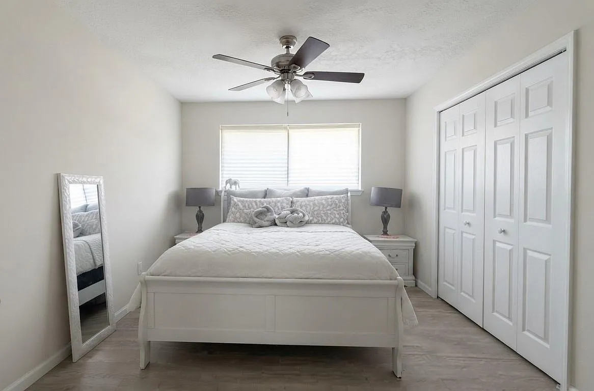 3 bed, 1.5 bath, 1163 sqft, $2,400 — Photo 3
