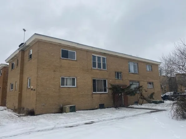 746 Walnut St #2E, Waukegan, IL 60085