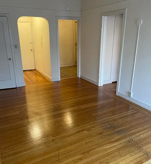 817 25th St #2F — Photo 3