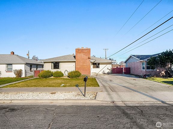 2nd image of 838 S Fairbanks Drive