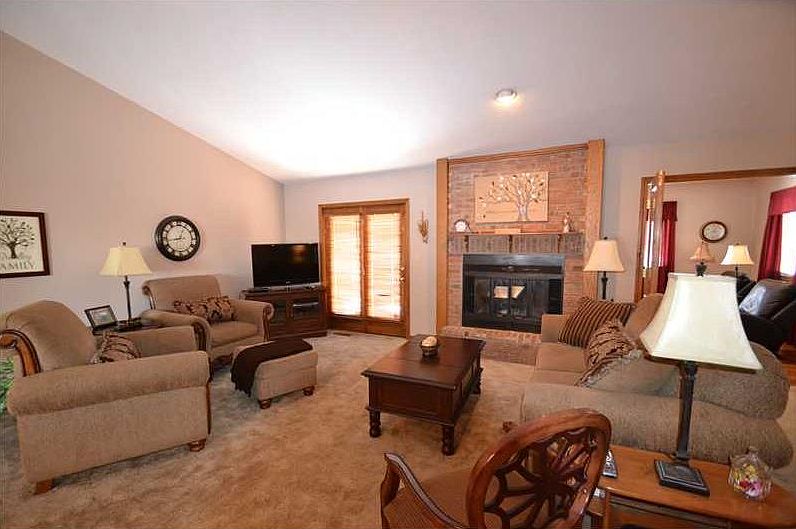 ◾️apple 1302 Apple St, Greenfield, IN 46140 | Zillow