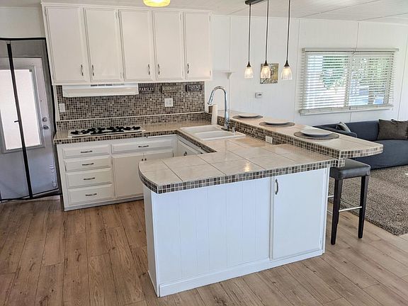 3rd image of 510 Saddlebrook Dr #68