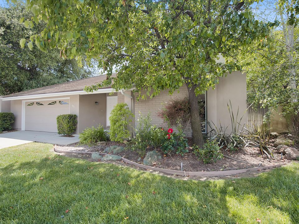 1st image of 951 Sandpiper Cir