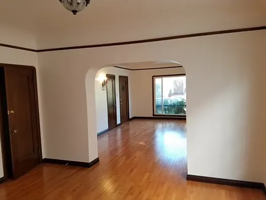 434 N Orange Grove Ave — Photo 3