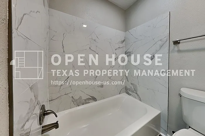16854 Gleneagle Dr N — Photo 20