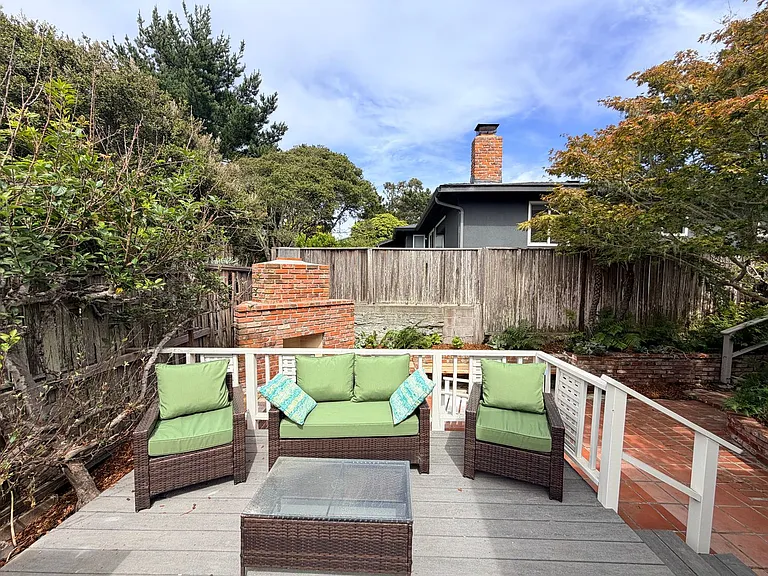 922 Maple St — Photo 46