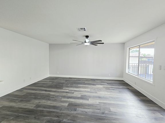 3rd image of 1833 Plum Ct