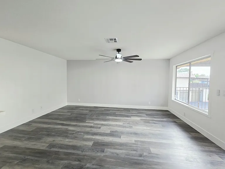 1833 Plum Ct — Photo 3