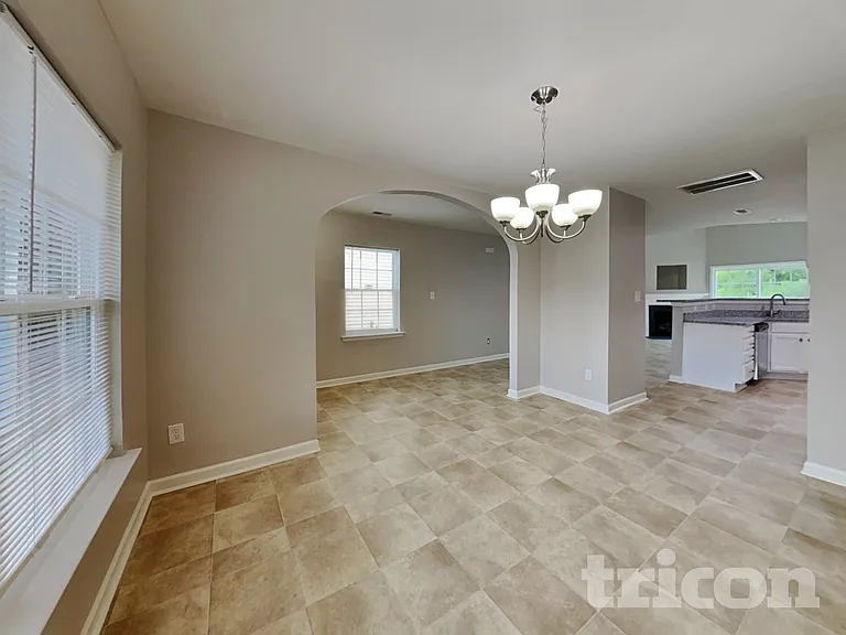 910 Statler Dr — Photo 4