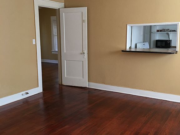 4th image of 1631 Dayton Ave