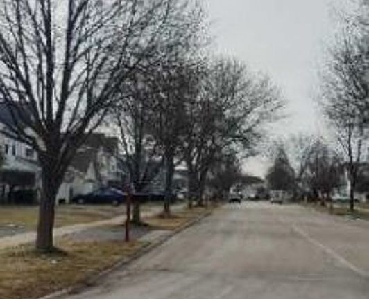 Exterior Neighborhood (street photo)