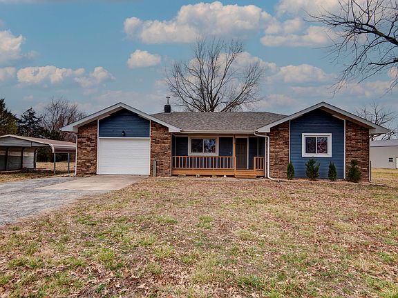 2nd image of 828 Scenic View Road