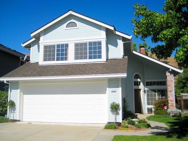 Beautifully updated in GREAT location!