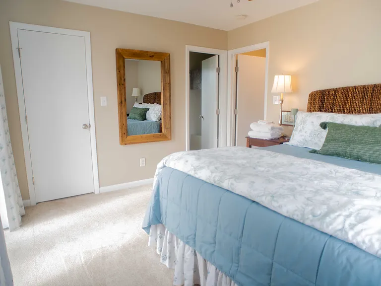 1210 Emerald Dr — Photo 10