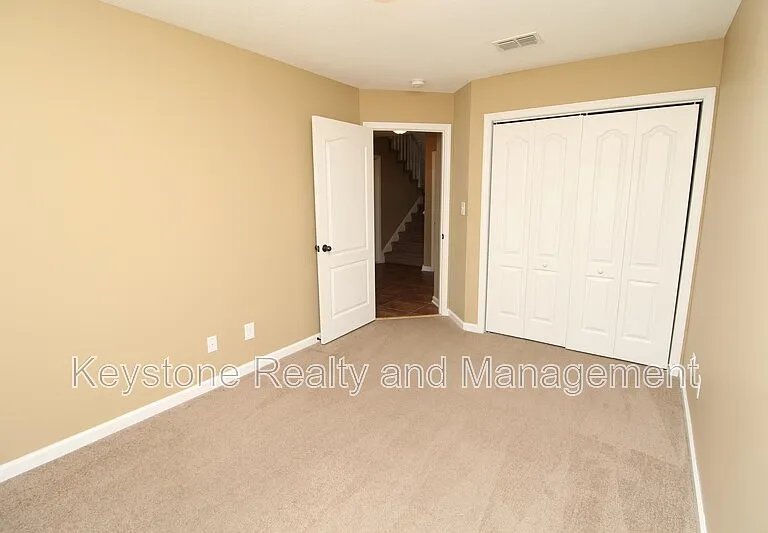 1721 Thistlewood Dr #B — Photo 10