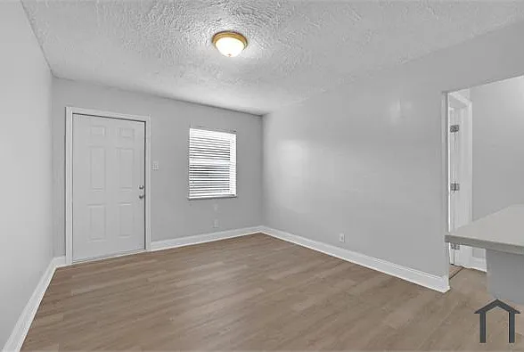746 SW 4th St #2 — Photo 6