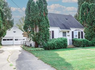 863 6th St, Menasha, WI 54952