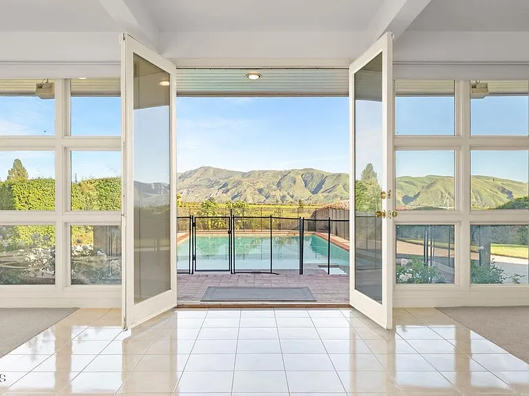 13922 Foothill Rd — Photo 1