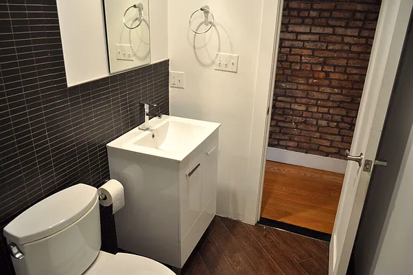 Rented by Premier Metro Realty Corp | media 25