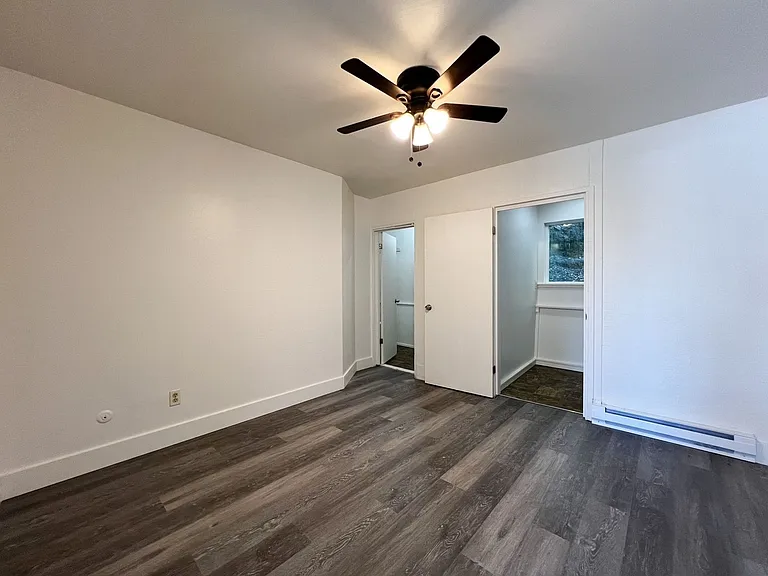 Hilltop Drive, 2991* — Photo 24