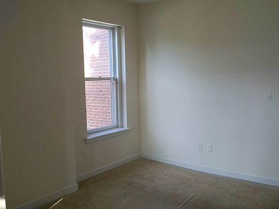5th image of 100 N Boulevard APT 2