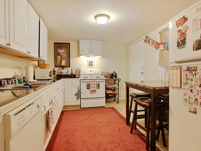 2720 Octavia St — Photo 9