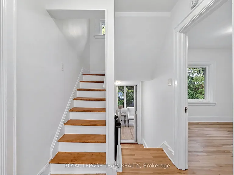 131 Acacia Ave — Photo 27