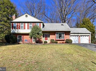 8432 Briar Creek Dr, Annandale, VA 22003