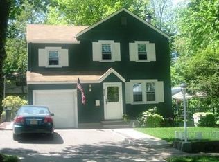 656 Elm Ave, Ridgefield, NJ 07657
