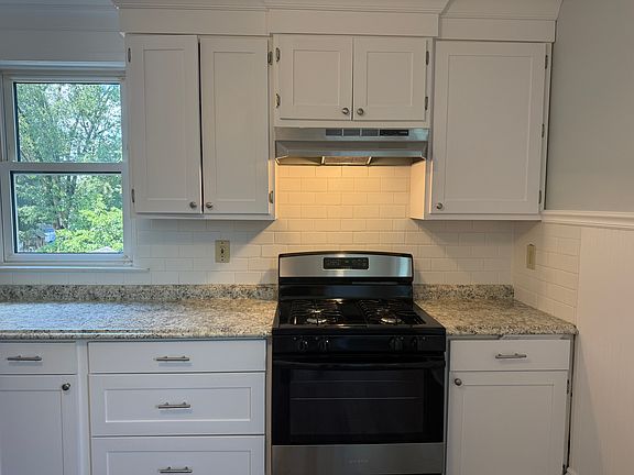 4th image of 6927 Park Ave #B