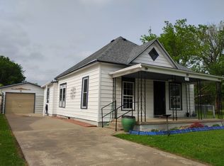 906 W 6th St, Coffeyville, KS 67337