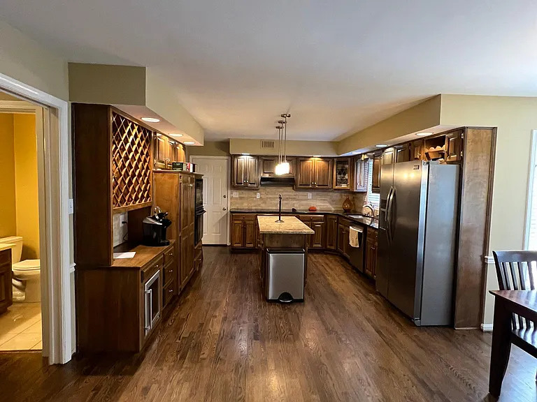 Full kitchen