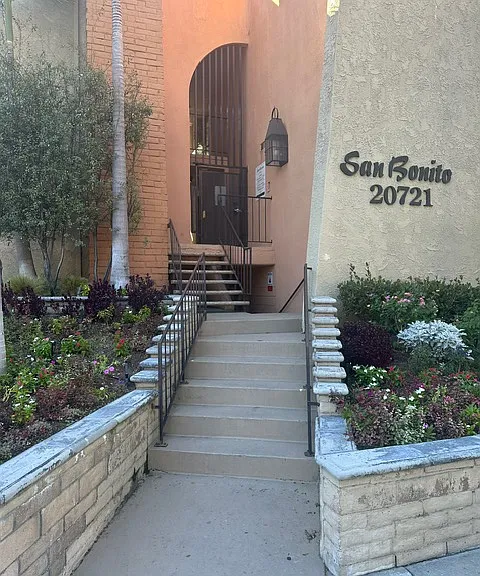 San Bonito Apts — Photo 21