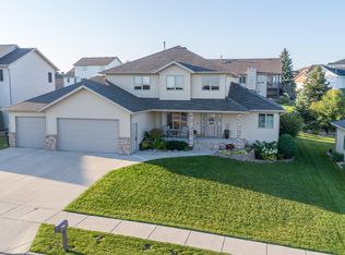 907 Longhorn Dr, Bismarck, ND 58503