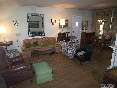 2nd image of 8304 Parsons Blvd