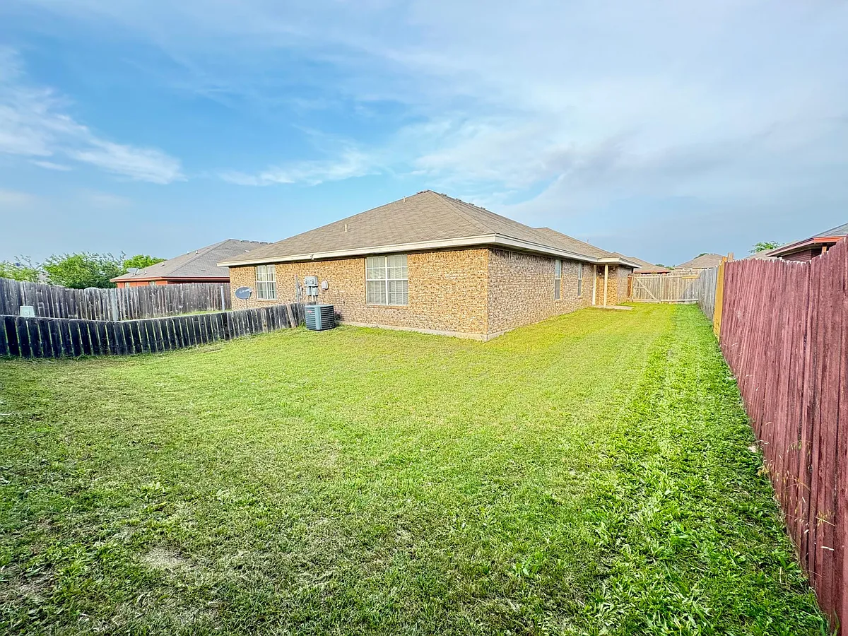 Building Photo - 4203 Alleeta Dr #A