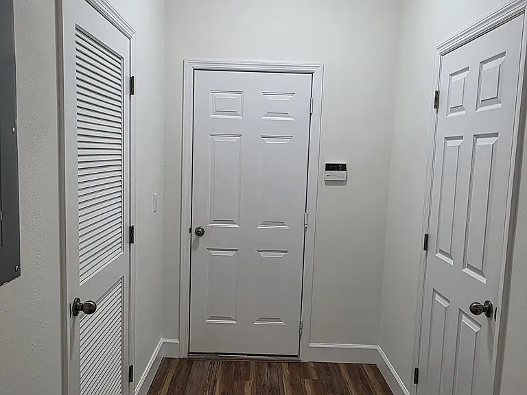 6738 Breezy Palm Dr — Photo 13