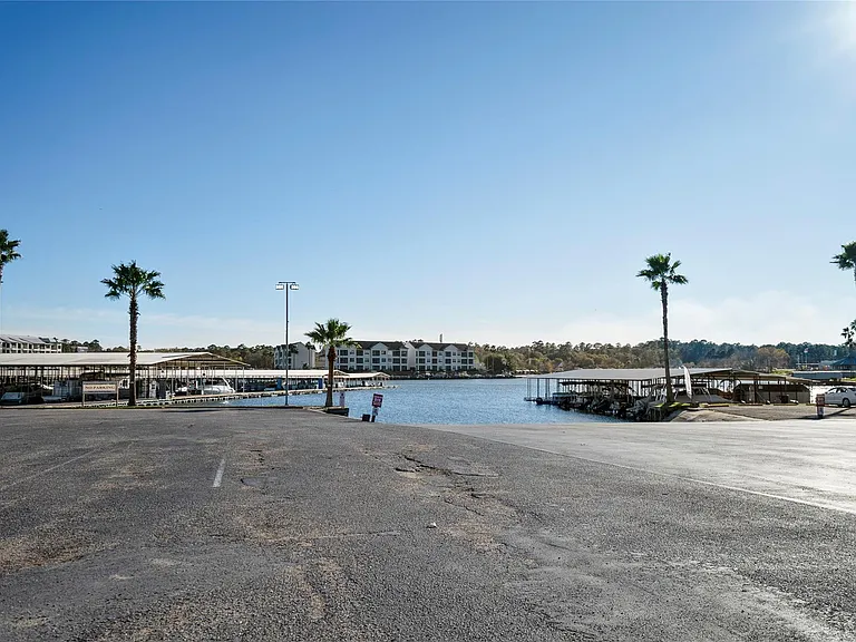 15524 Marina Dr — Photo 24