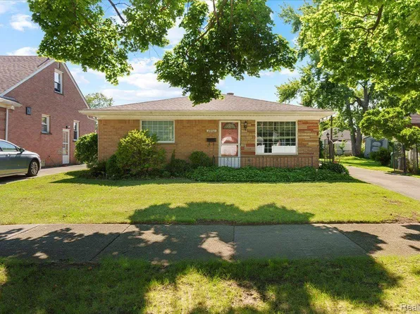 8930 Hubert Ave, Allen Park, MI 48101