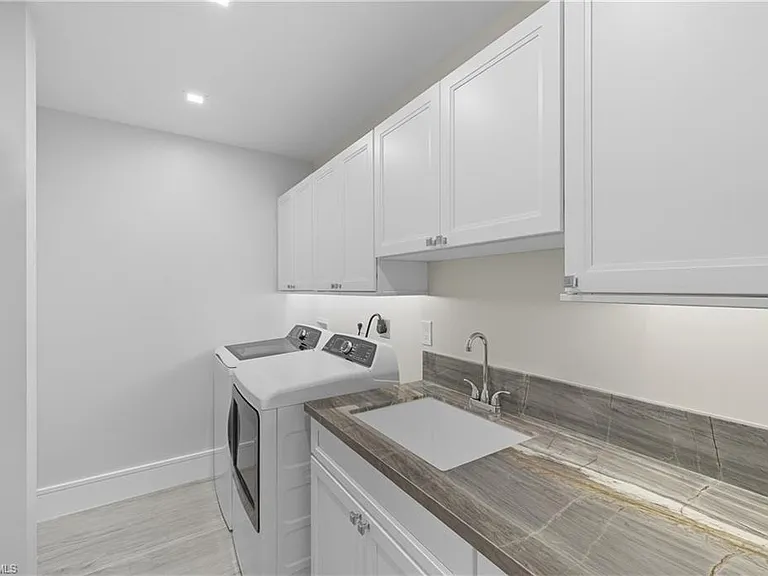 360 Carlton Pl #11 — Photo 36