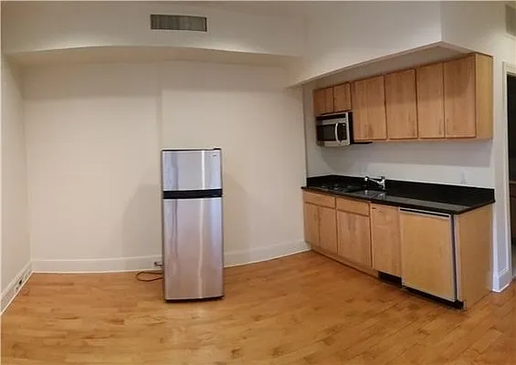 Rented by La Seven Inc. | media 11