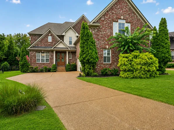 1051 Five Coves Trce, Gallatin, TN 37066