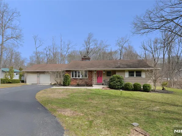 857 Darlington Ave, Mahwah, NJ 07430