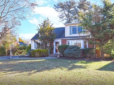 24 Surrey Drive, Merrick, NY, 11566