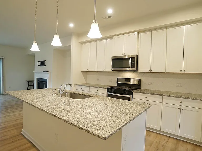 1041 Salt Glaze Ln — Photo 16